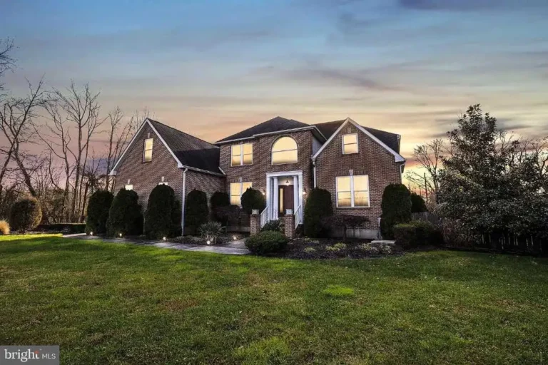 63fb691b12bd02b6216b2a35e773be36-uncropped_scaled_within_1536_1152