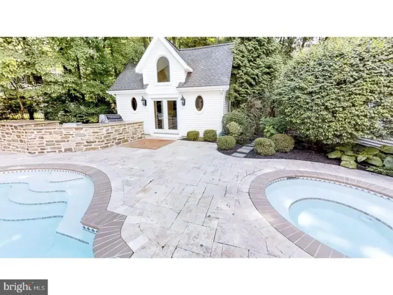 The White House (1) (1)