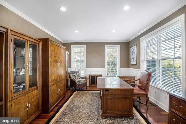 cd011b575a29ed5378430cde2a111669-uncropped_scaled_within_1536_1152