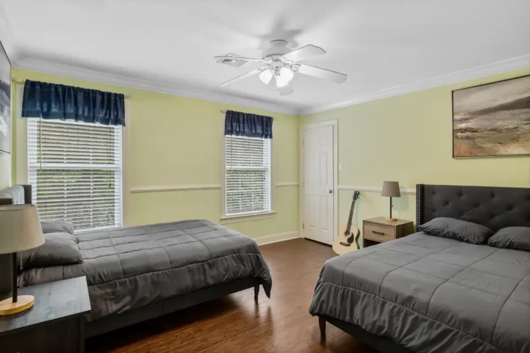 e2cb9400-0413-4712-935f-6fb41a8281de