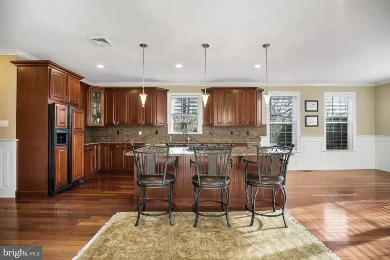 f1c435e306a68e575c05a2c7ab206b23-uncropped_scaled_within_1536_1152